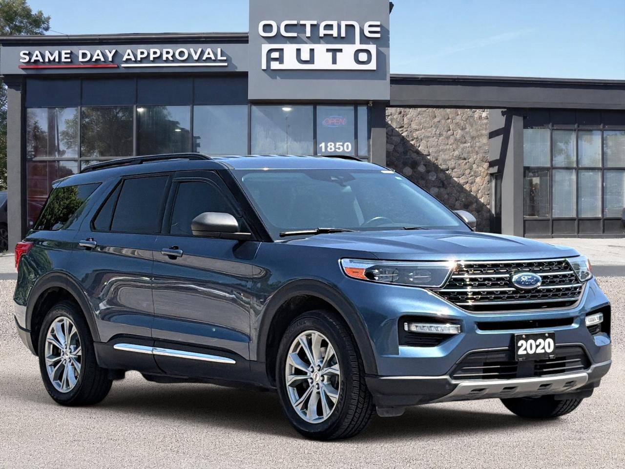 2020 Ford Explorer XLT 4WD Photo2
