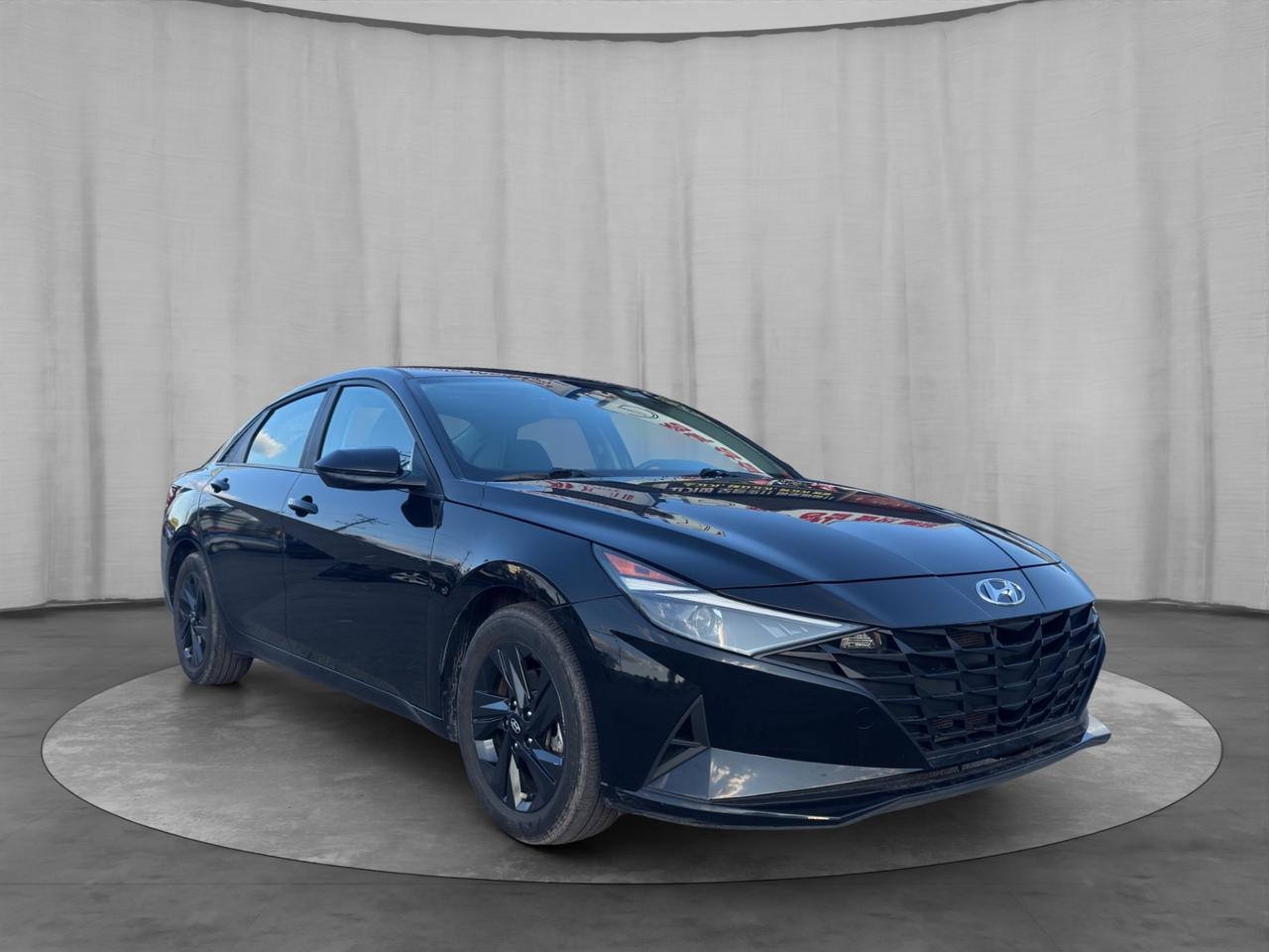 2022 Hyundai Elantra Preferred IVT w/Sun & Tech Package Photo