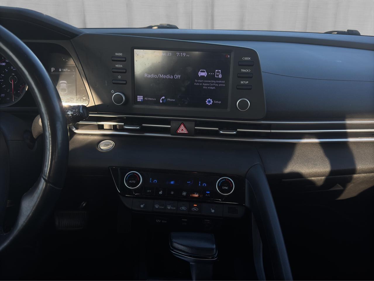 2022 Hyundai Elantra Preferred IVT w/Sun & Tech Package Photo