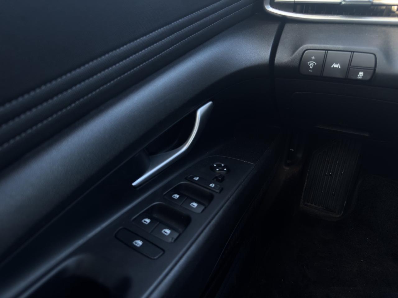 2022 Hyundai Elantra Preferred IVT w/Sun & Tech Package Photo