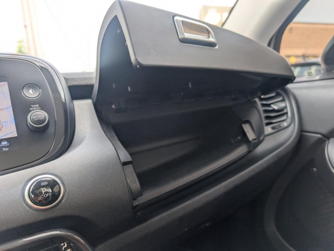 2018 Fiat 500 X URBAN EDITION/ AWD/ CLEAN CARFAX/ SUNROOF/ NAVI - Photo #18