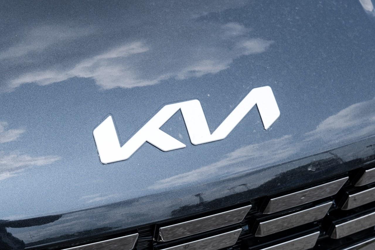 2024 Kia Carnival SX FWD Photo
