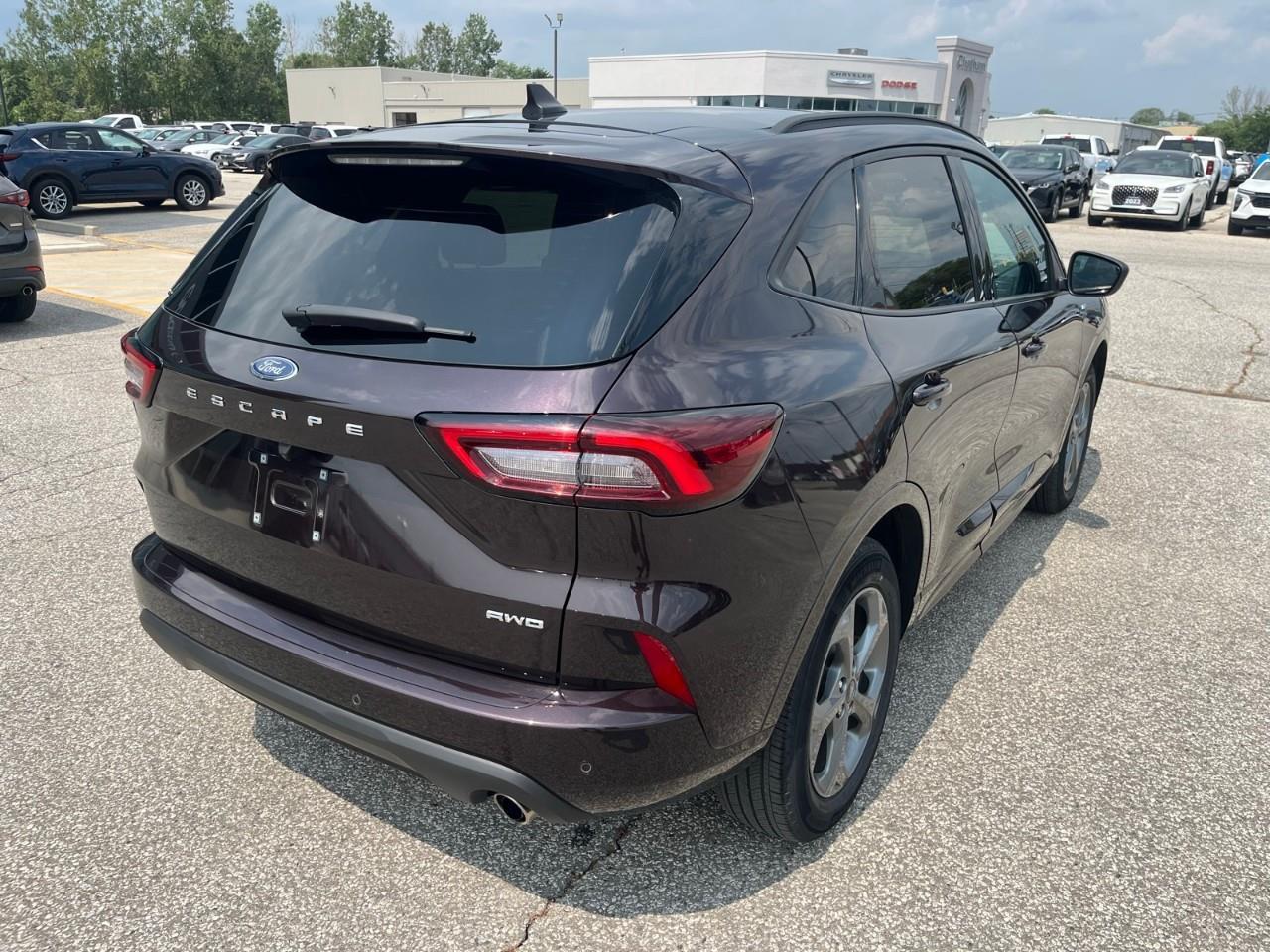2023 Ford Escape ST-Line Adaptive Cruise Control | Power Liftgate | Low Kilometers Photo