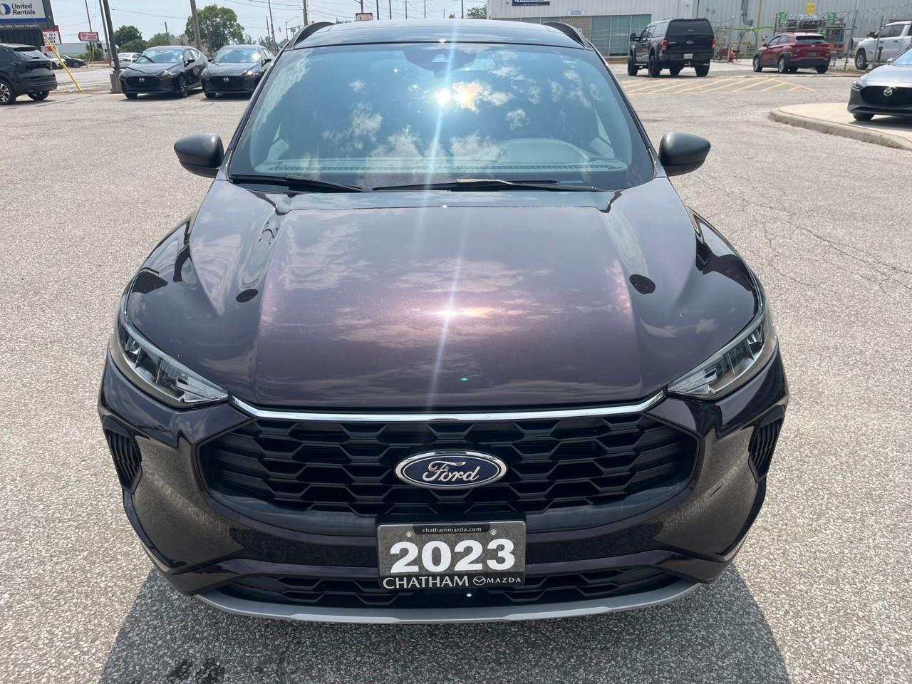 2023 Ford Escape ST-Line Adaptive Cruise Control | Power Liftgate | Low Kilometers Photo
