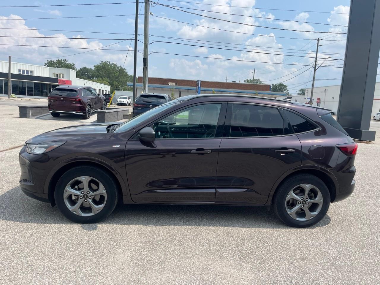 2023 Ford Escape ST-Line Adaptive Cruise Control | Power Liftgate | Low Kilometers Photo