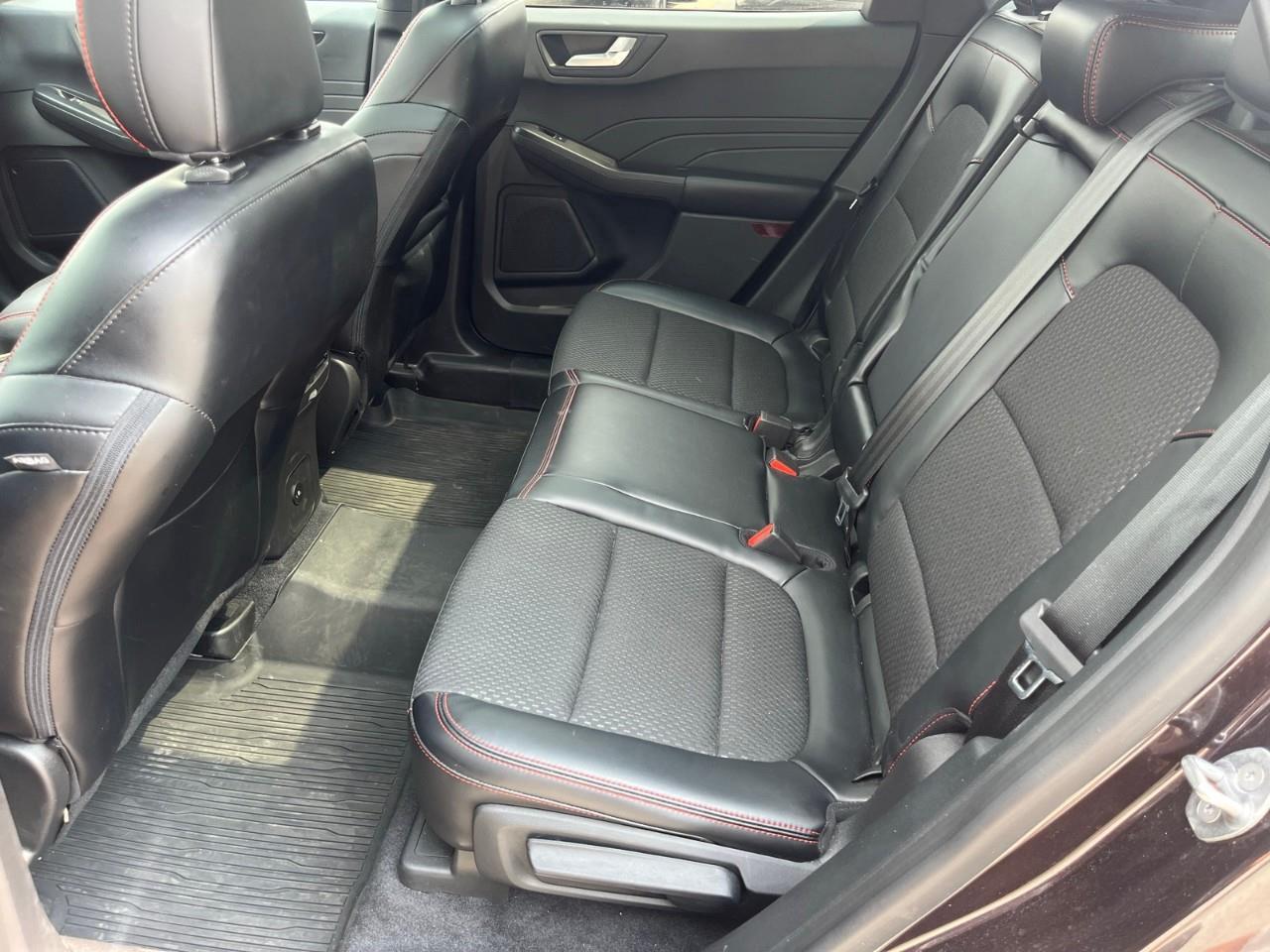 2023 Ford Escape ST-Line Adaptive Cruise Control | Power Liftgate | Low Kilometers Photo