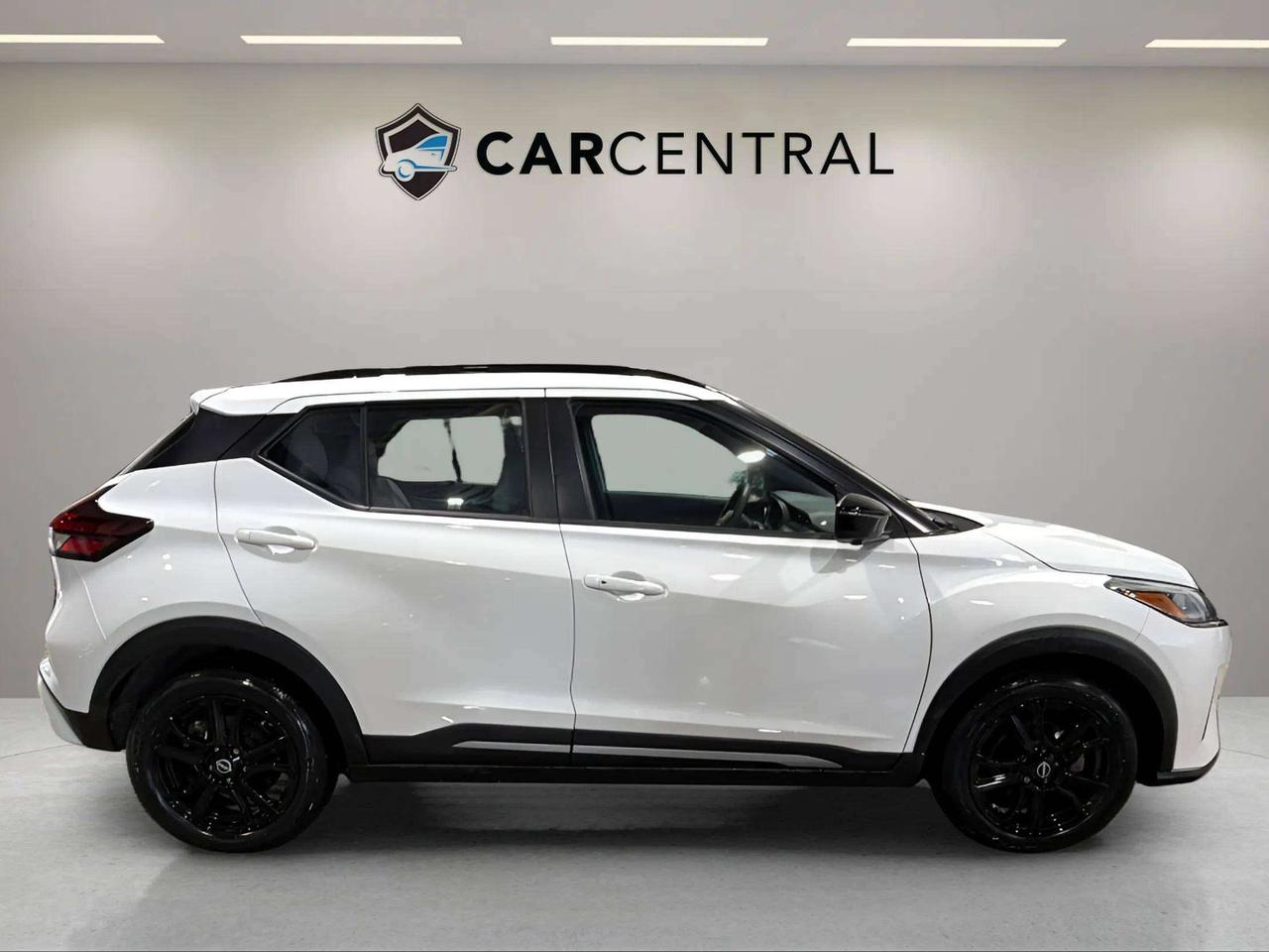 2024 Nissan Kicks SR | 1OWNER | 360 CAM | CARPLAY | BLIS | HTD SEATS Photo