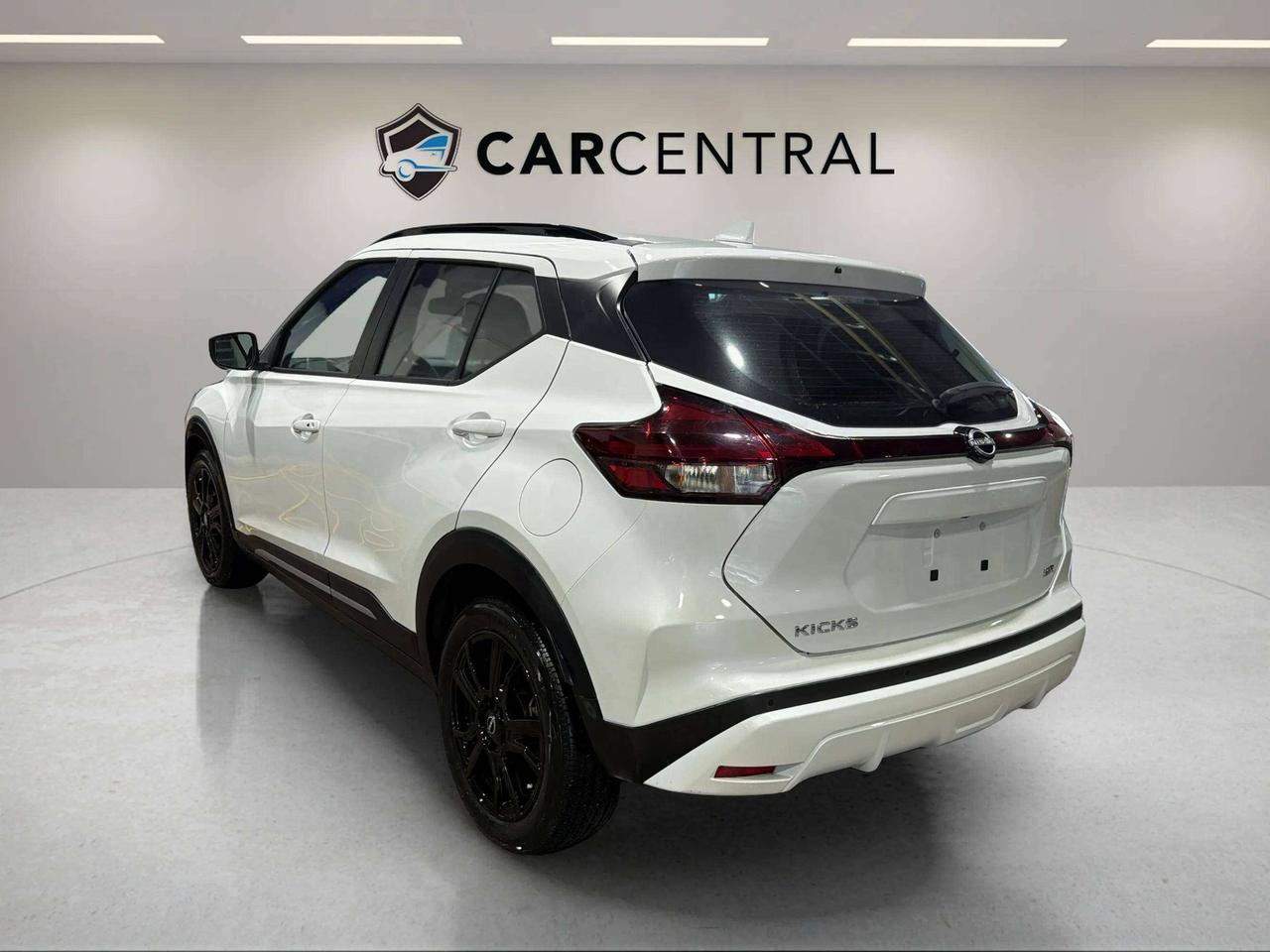 2024 Nissan Kicks SR | 1OWNER | 360 CAM | CARPLAY | BLIS | HTD SEATS Photo