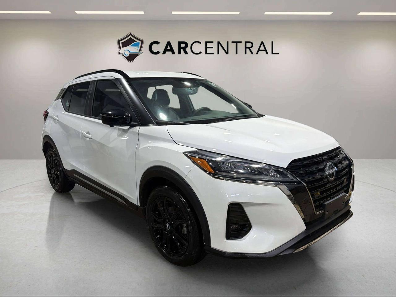 2024 Nissan Kicks SR | 1OWNER | 360 CAM | CARPLAY | BLIS | HTD SEATS Photo