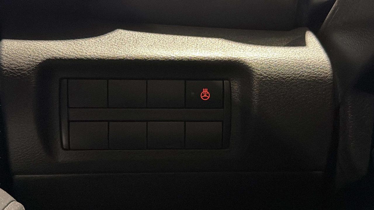 2024 Nissan Kicks SR | 1OWNER | 360 CAM | CARPLAY | BLIS | HTD SEATS Photo