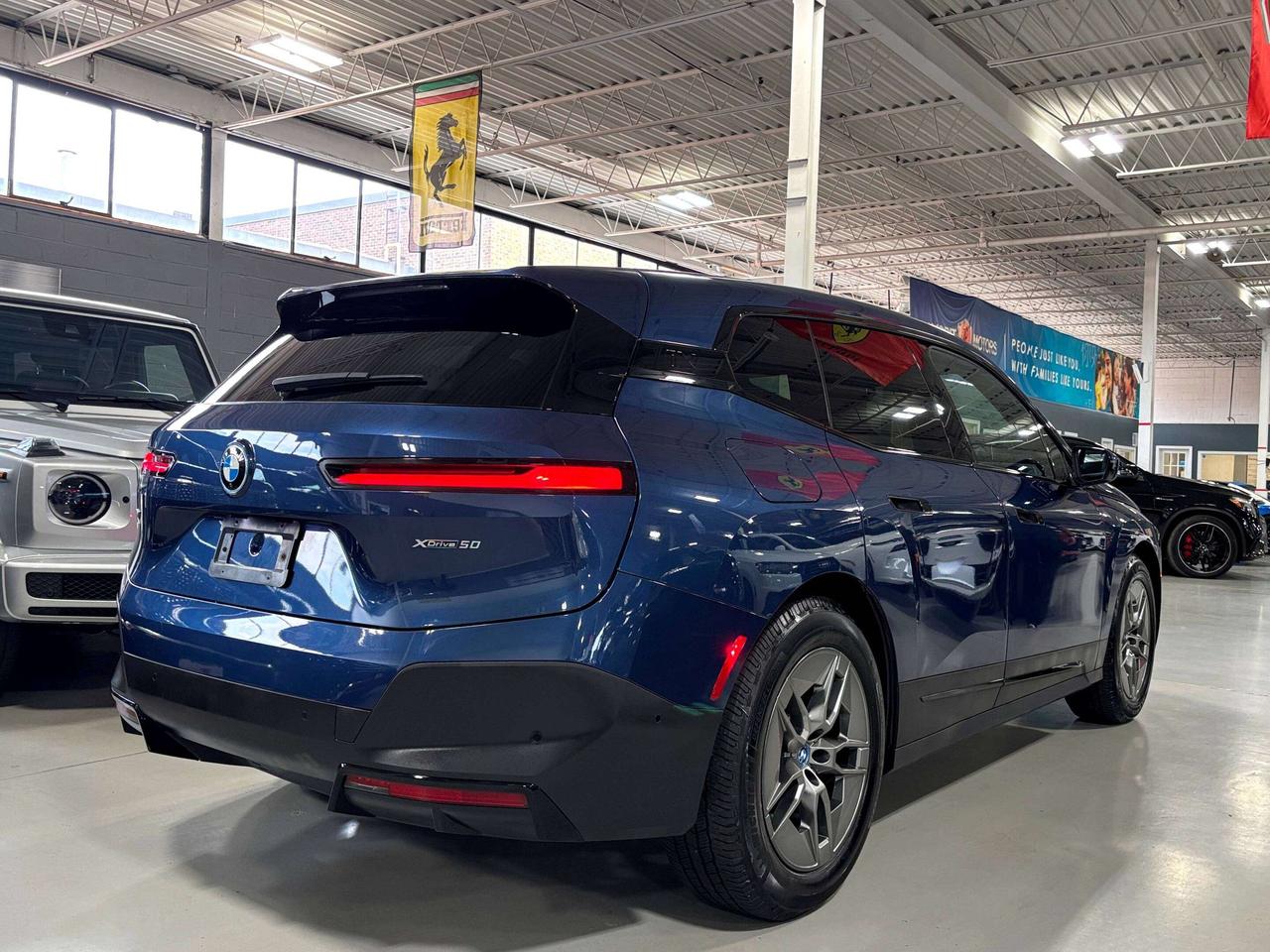 2022 BMW iX xDrive50|AWD|MASSAGE|HEADSUP|3DCAM|BLUESUEDESEATS| Photo