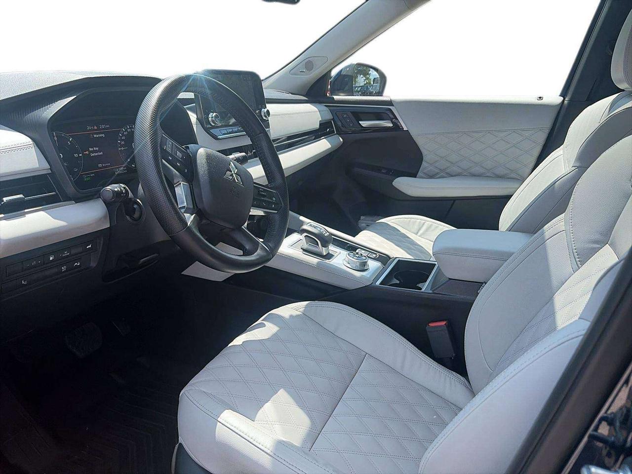 2025 Mitsubishi Outlander Phev CARPLAY/ ANDRIOD AUTO Photo