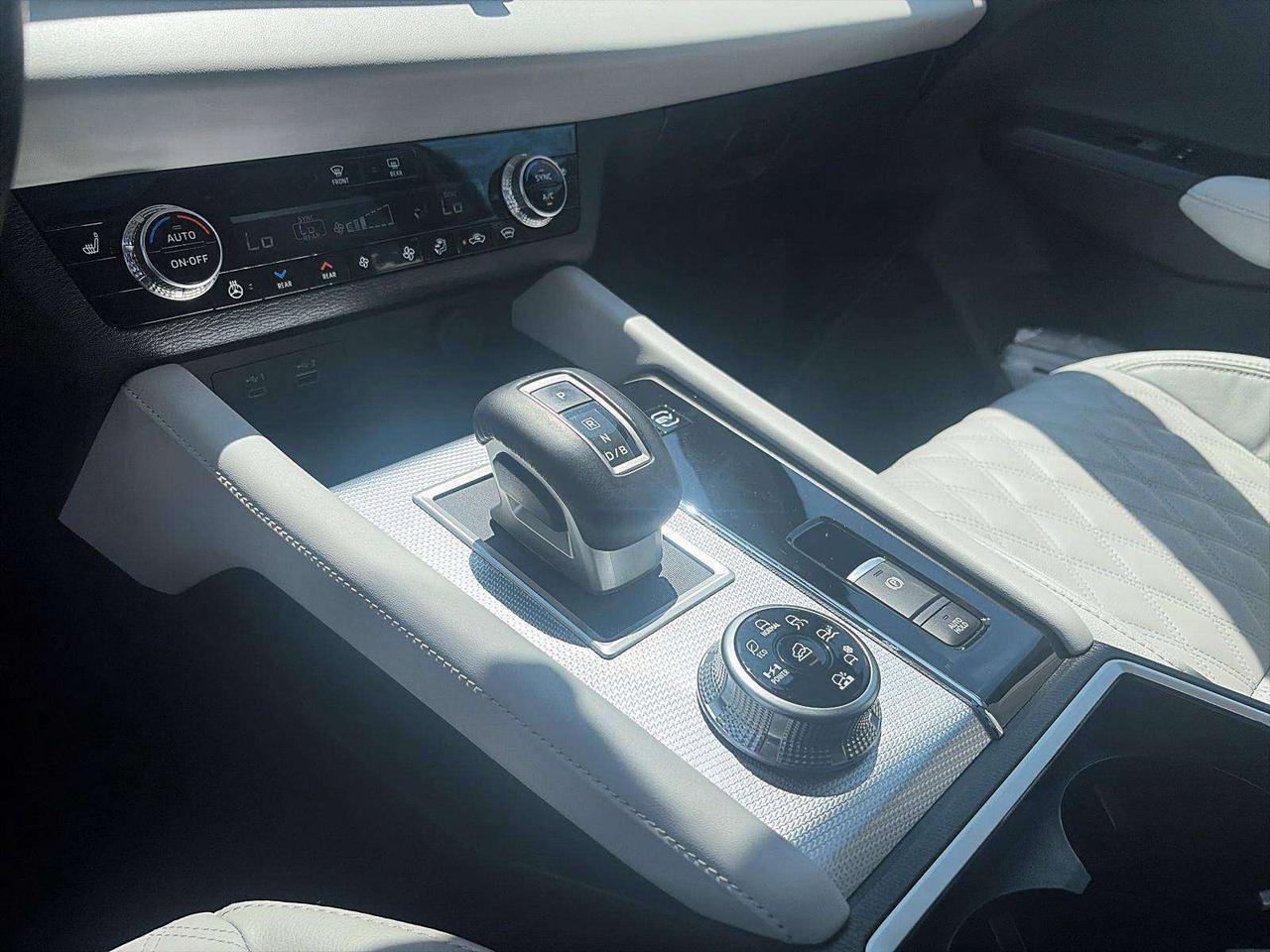 2025 Mitsubishi Outlander Phev CARPLAY/ ANDRIOD AUTO Photo
