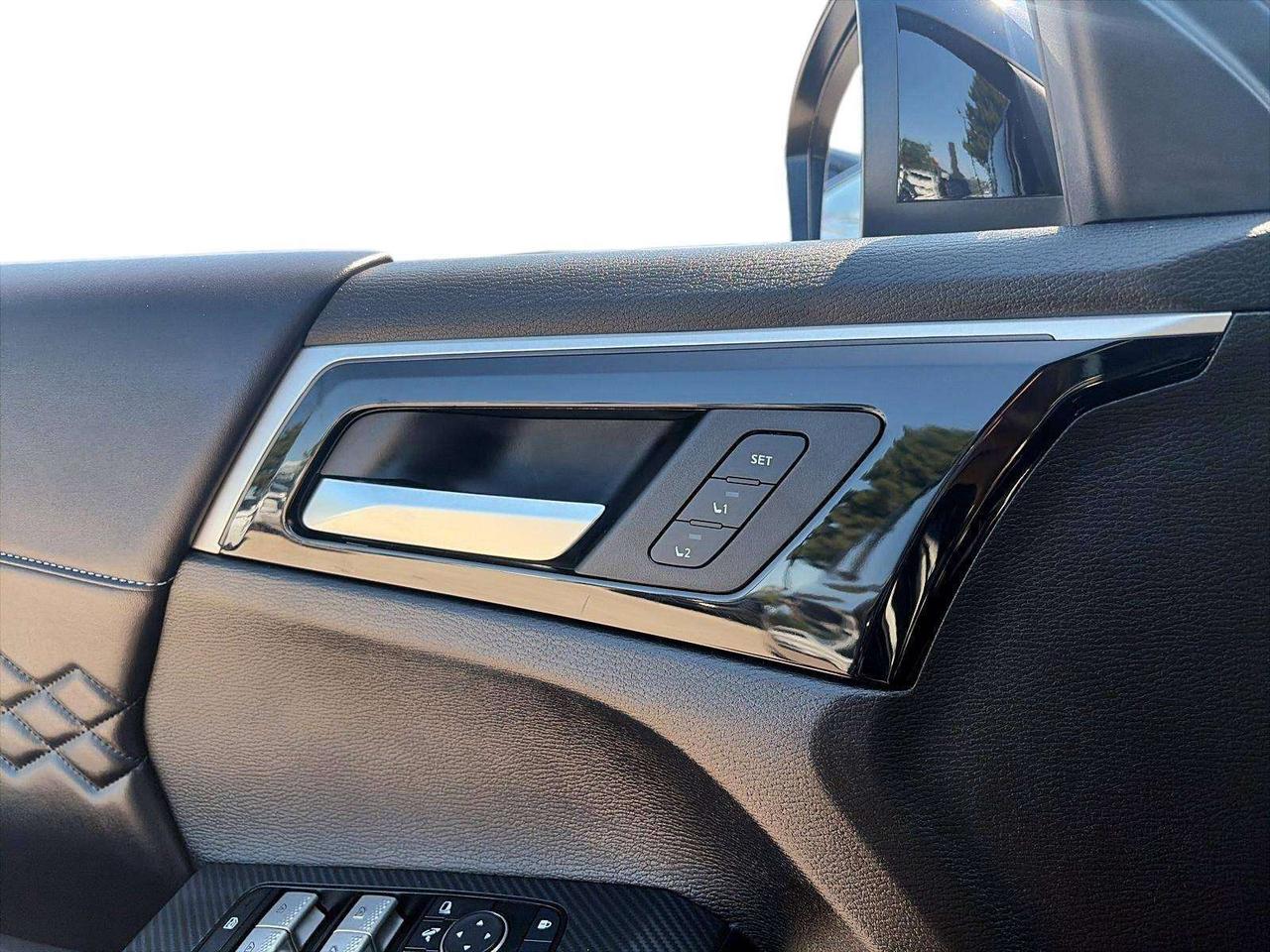 2025 Mitsubishi Outlander Phev NOIR MASSAGE FRONT SEAT Photo