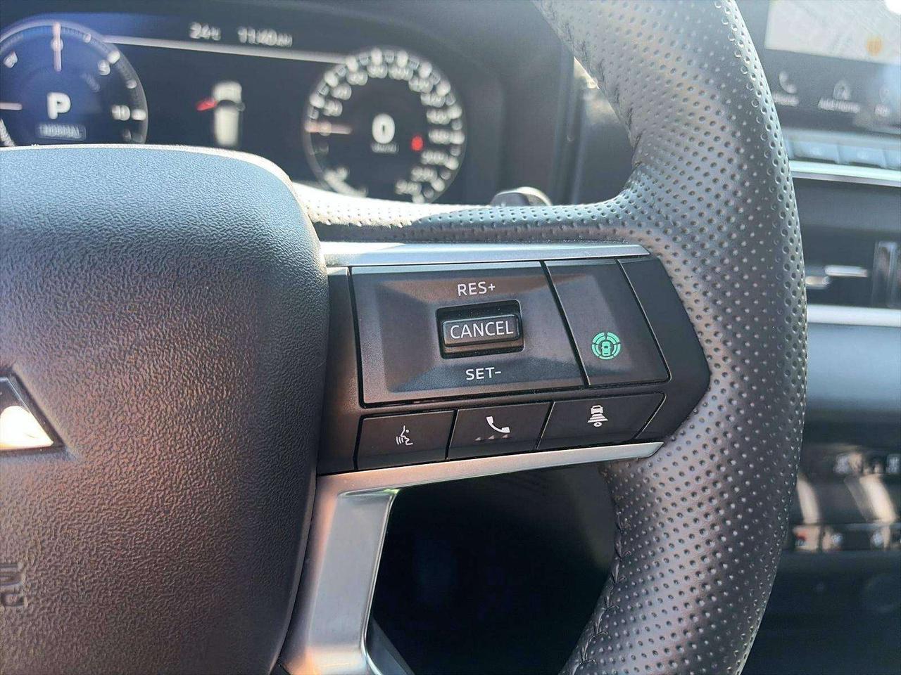 2025 Mitsubishi Outlander Phev NOIR MASSAGE FRONT SEAT Photo