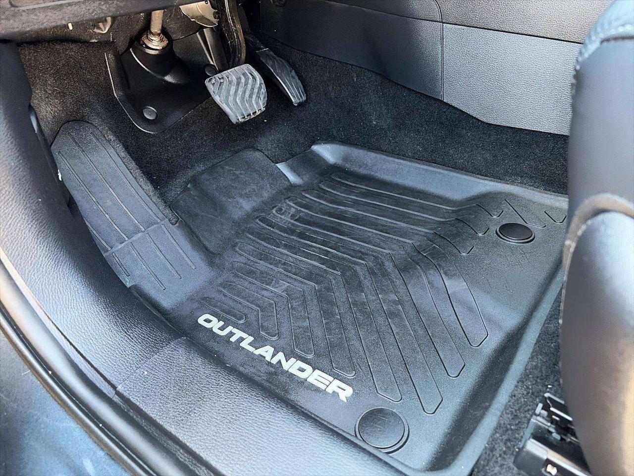 2025 Mitsubishi Outlander Phev NOIR MASSAGE FRONT SEAT Photo