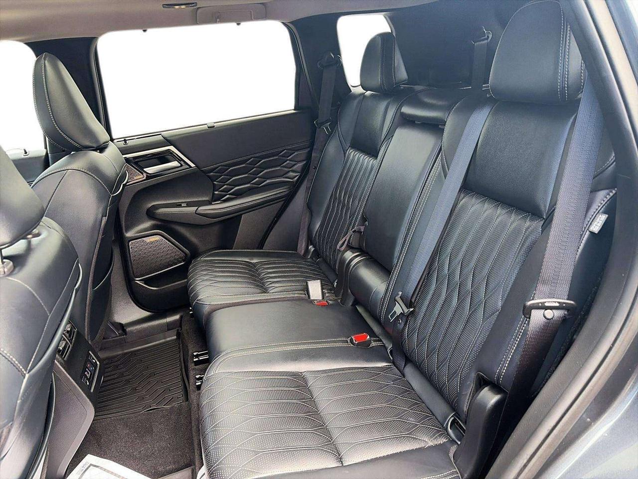 2025 Mitsubishi Outlander GT | WIRELESS CARPLAY YAMAHA SPEAKERS Photo