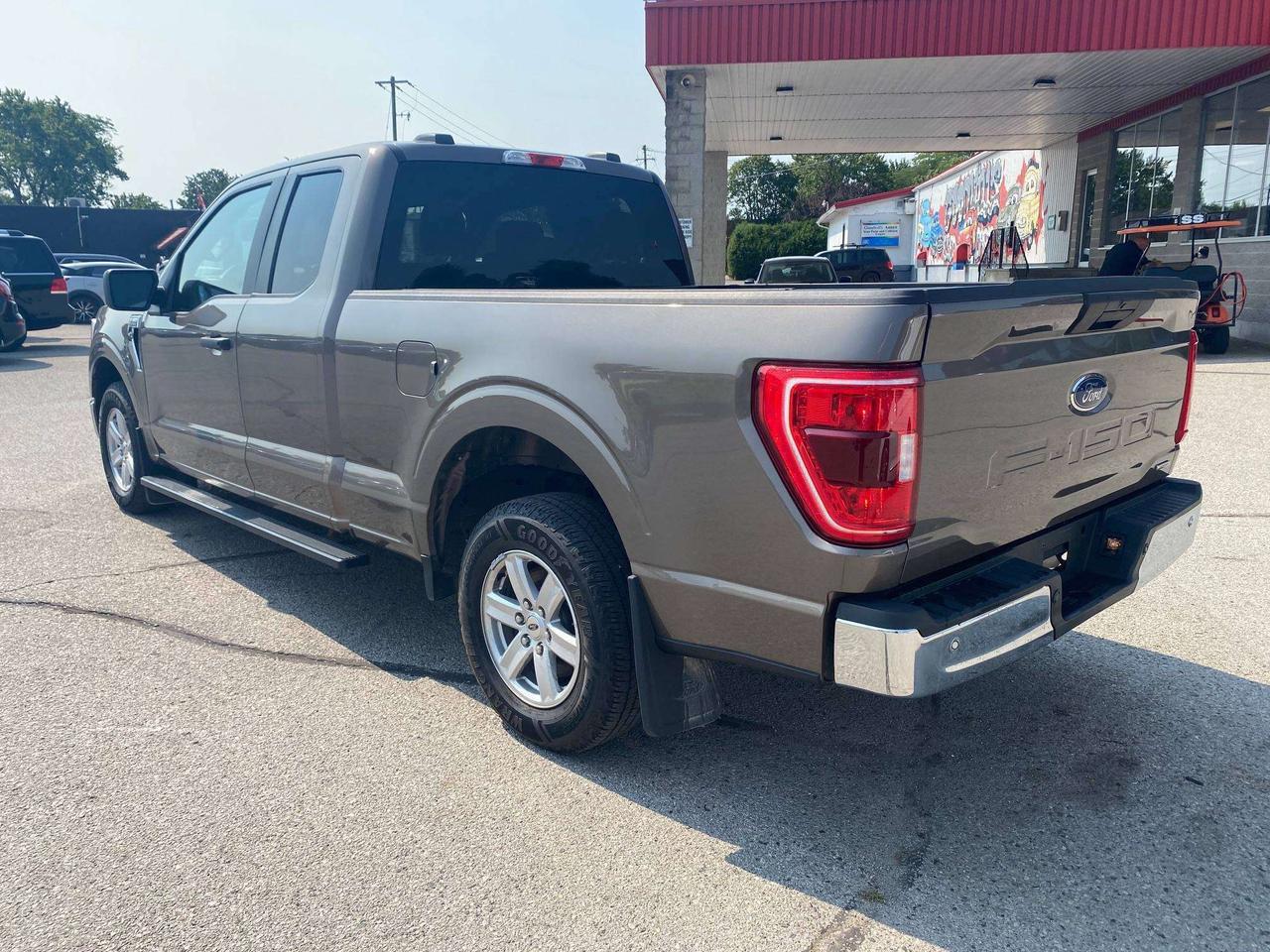 2022 Ford F-150 XLT, CLEAN CARFAX, BACK UP CAM, 2WD! - Photo #6