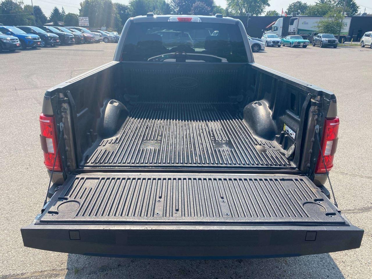 2022 Ford F-150 XLT, CLEAN CARFAX, BACK UP CAM, 2WD! - Photo #9