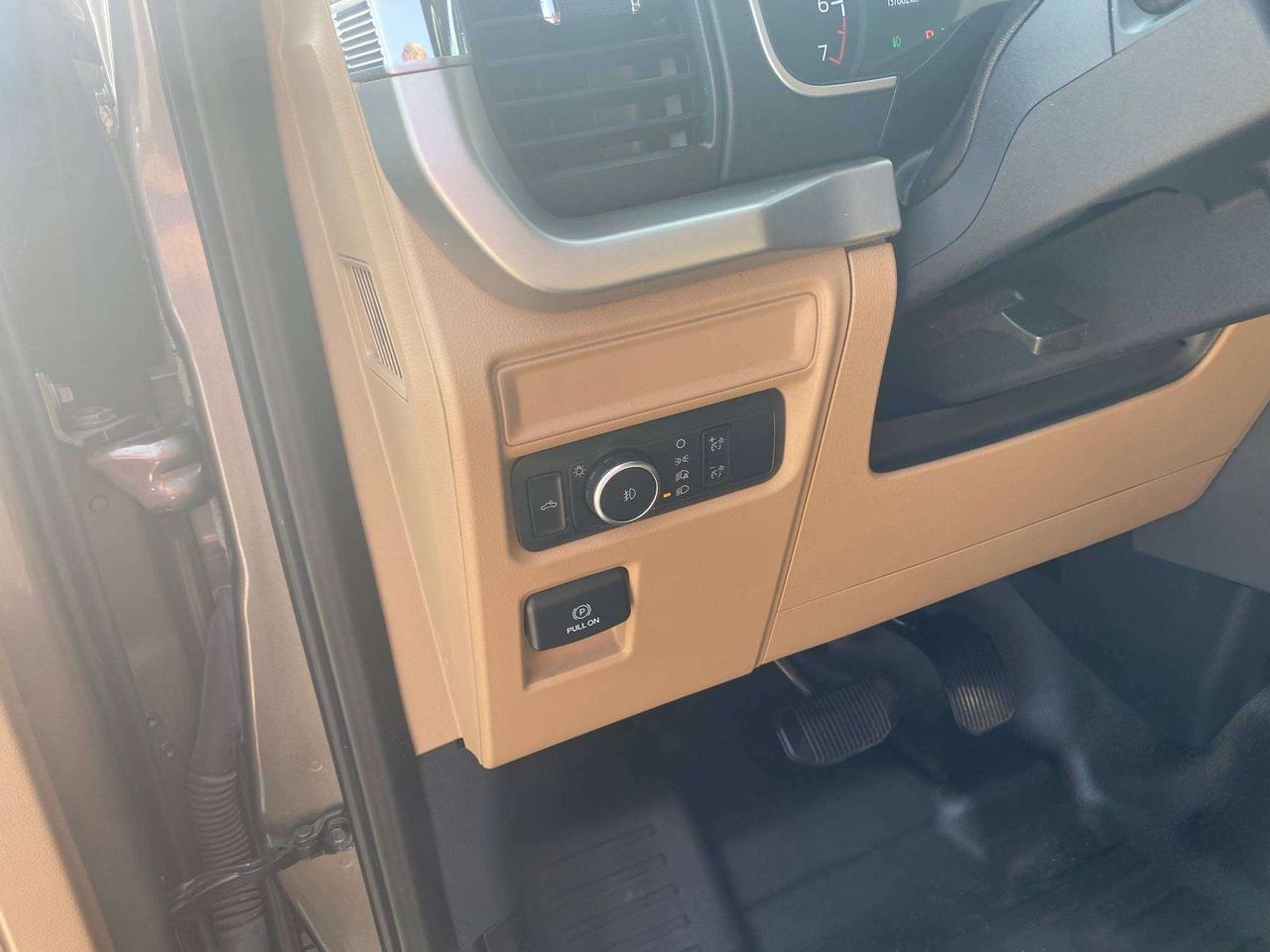 2022 Ford F-150 XLT, CLEAN CARFAX, BACK UP CAM, 2WD! - Photo #11