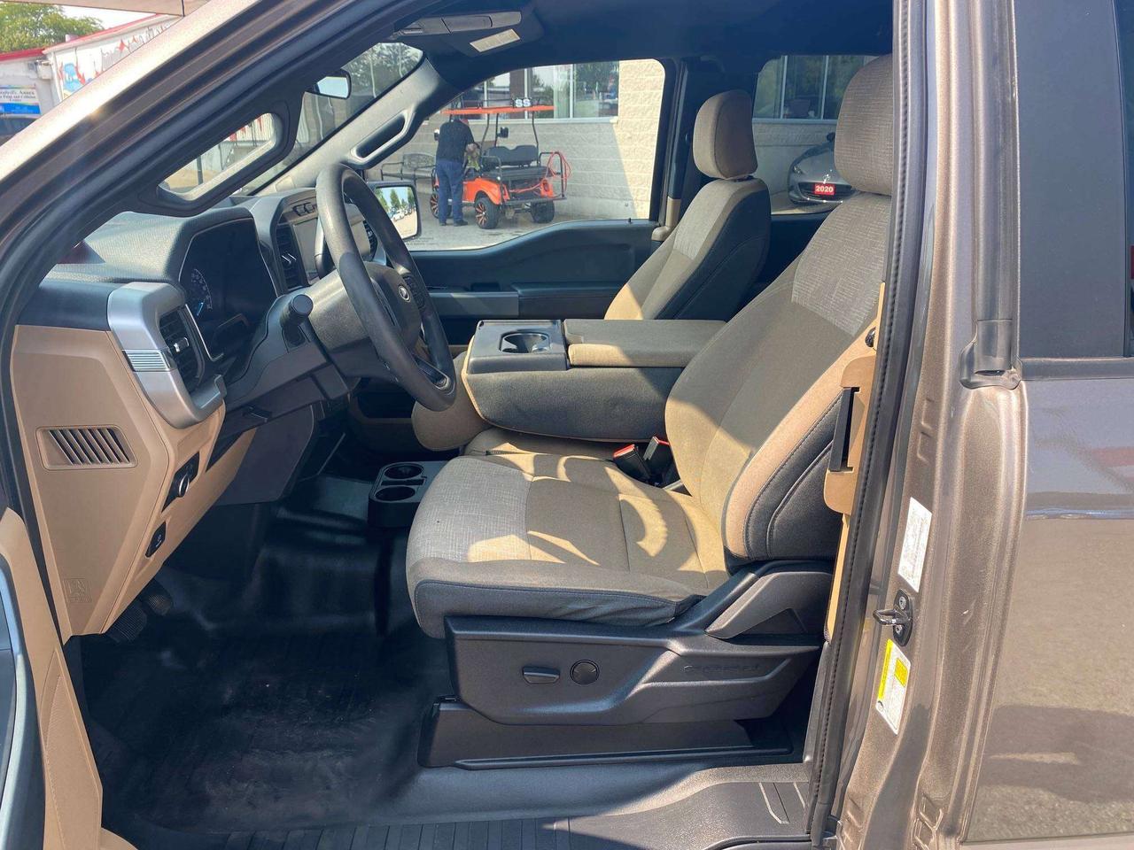 2022 Ford F-150 XLT, CLEAN CARFAX, BACK UP CAM, 2WD! - Photo #10