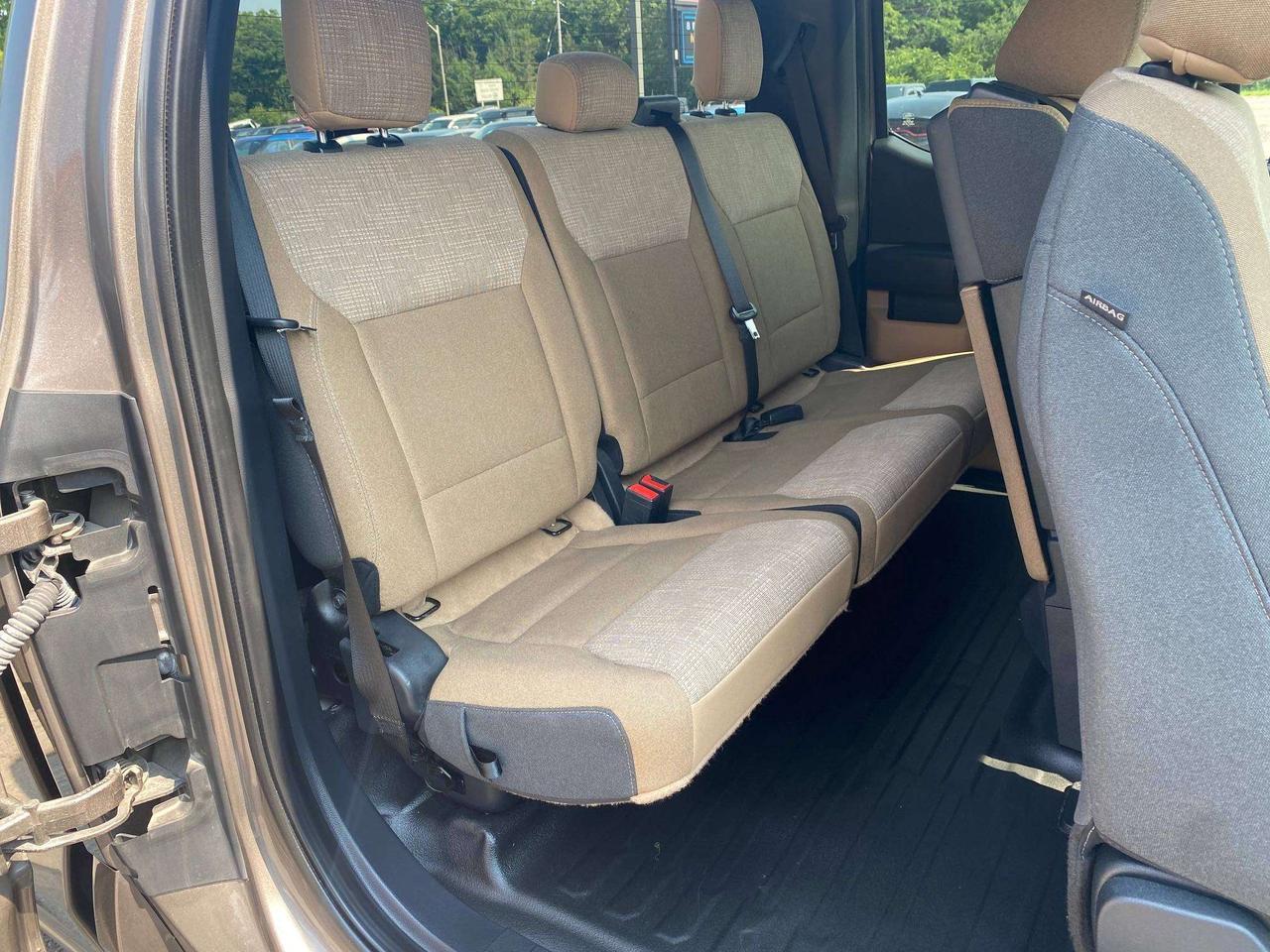 2022 Ford F-150 XLT, CLEAN CARFAX, BACK UP CAM, 2WD! Photo