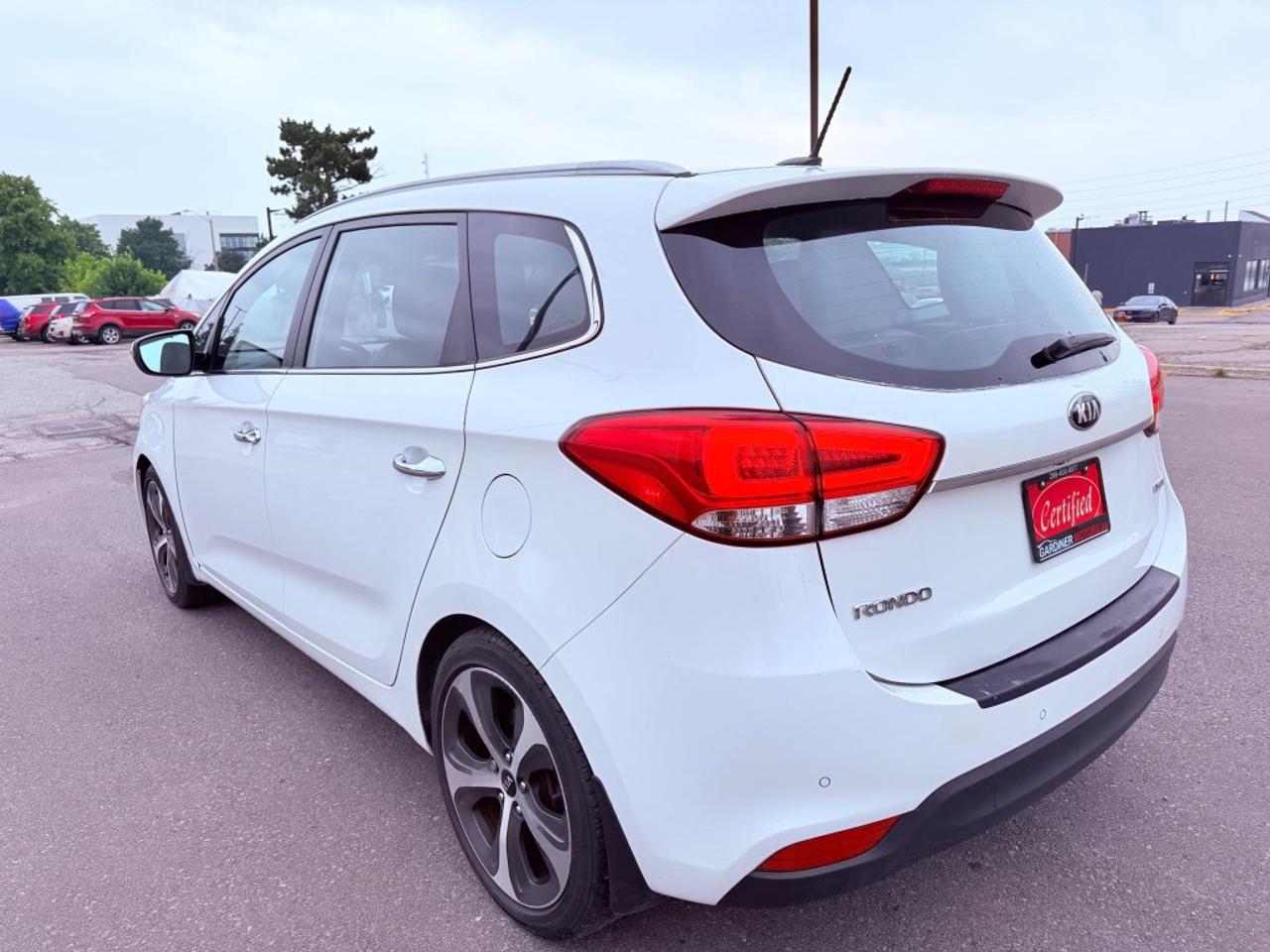 2014 Kia Rondo 4dr Wgn Auto Photo