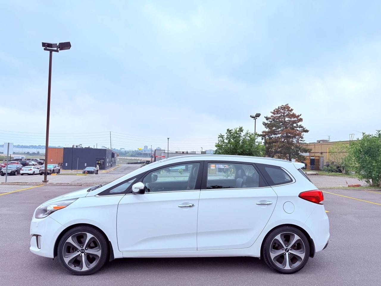 2014 Kia Rondo 4dr Wgn Auto Photo