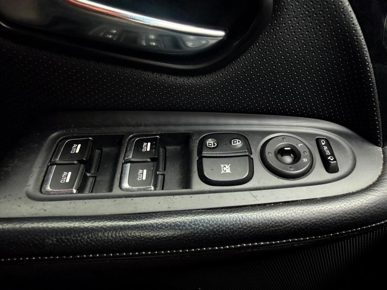 2014 Kia Rondo 4dr Wgn Auto Photo