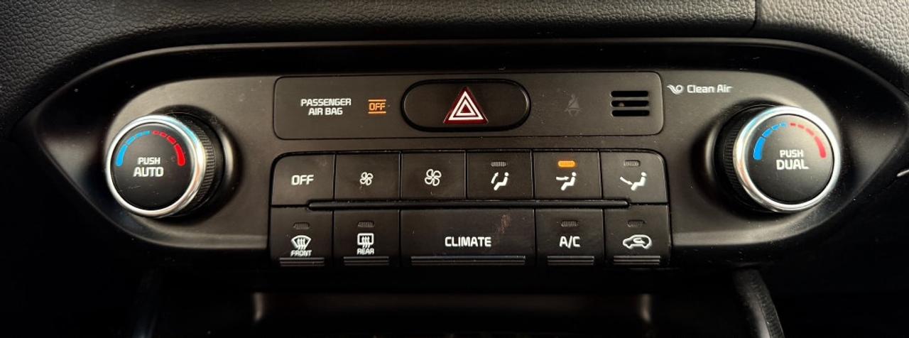 2014 Kia Rondo 4dr Wgn Auto Photo