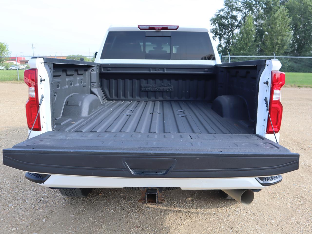 2023 Chevrolet Silverado 3500HD High Country Photo4
