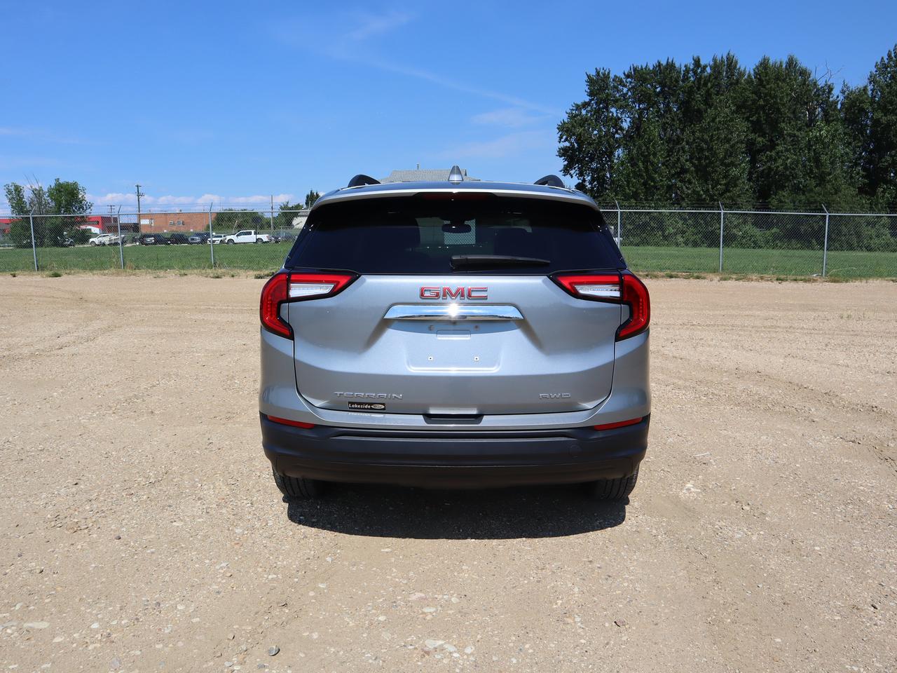 2024 GMC Terrain SLE Photo3