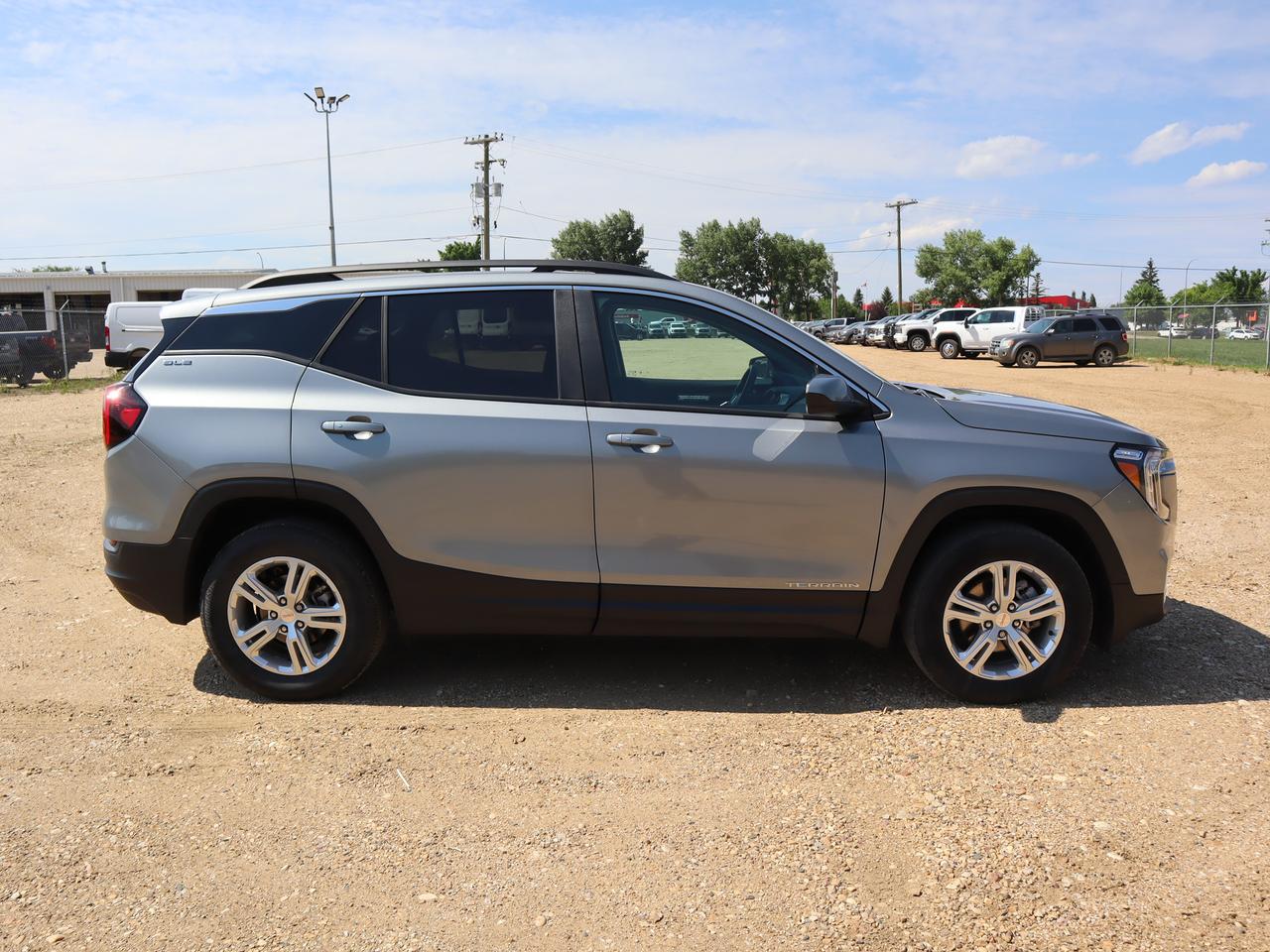 2024 GMC Terrain SLE Photo2