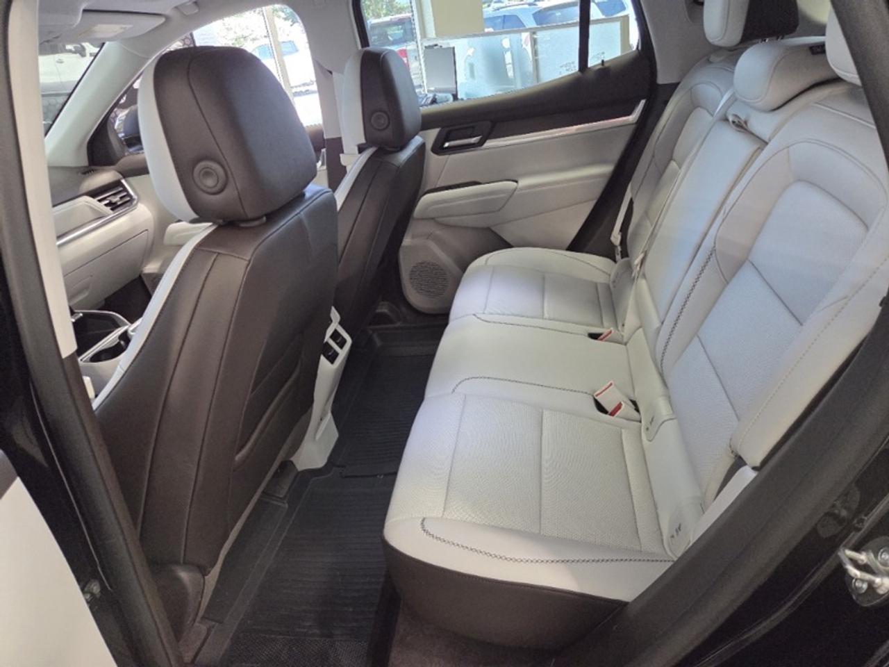2026 GMC Terrain Denali  - Sunroof -  Cooled Seats Photo