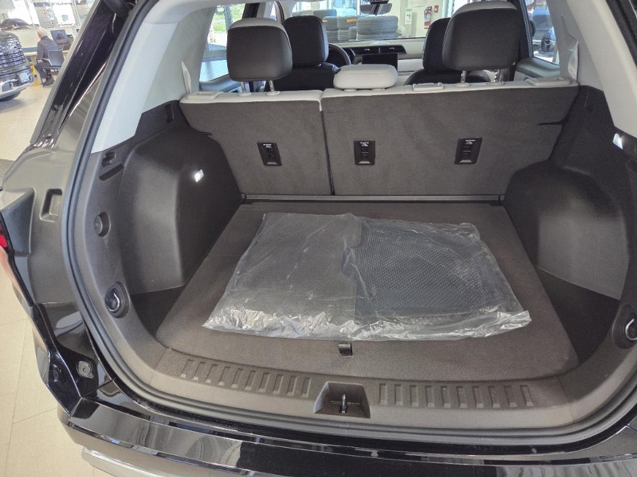 2026 GMC Terrain Denali  - Sunroof -  Cooled Seats Photo