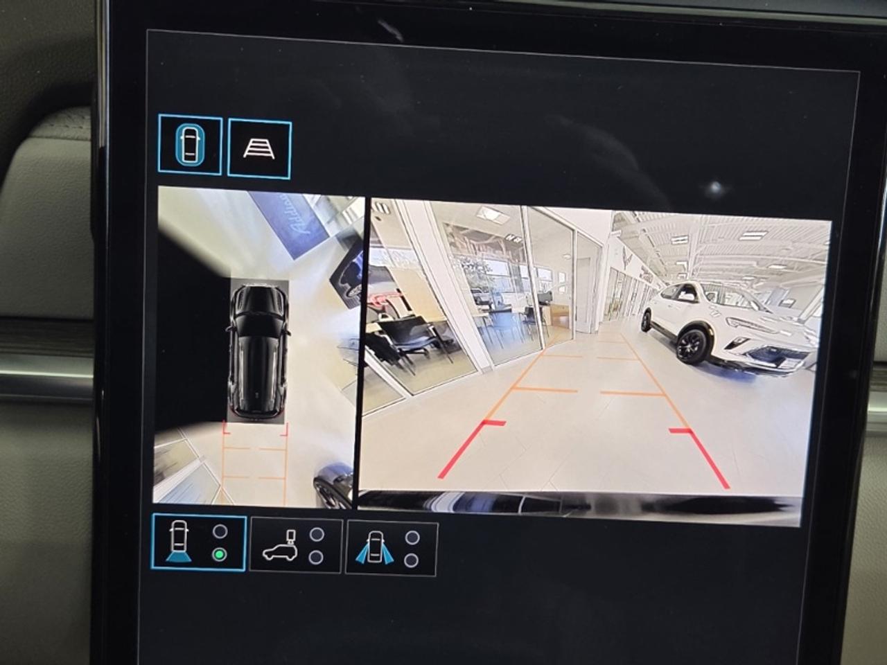 2026 GMC Terrain Denali  - Sunroof -  Cooled Seats Photo