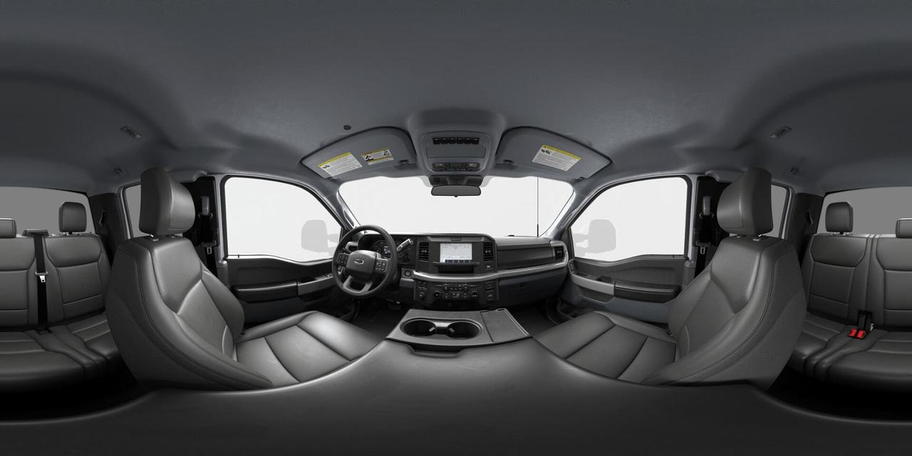 2026 Ford F-550 XLT Photo