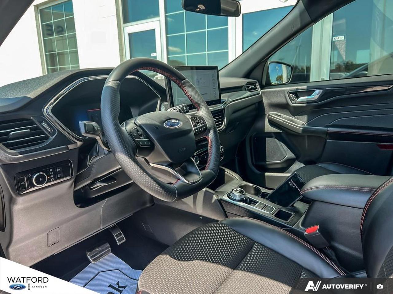 2024 Ford Escape ST-Line AWD Photo
