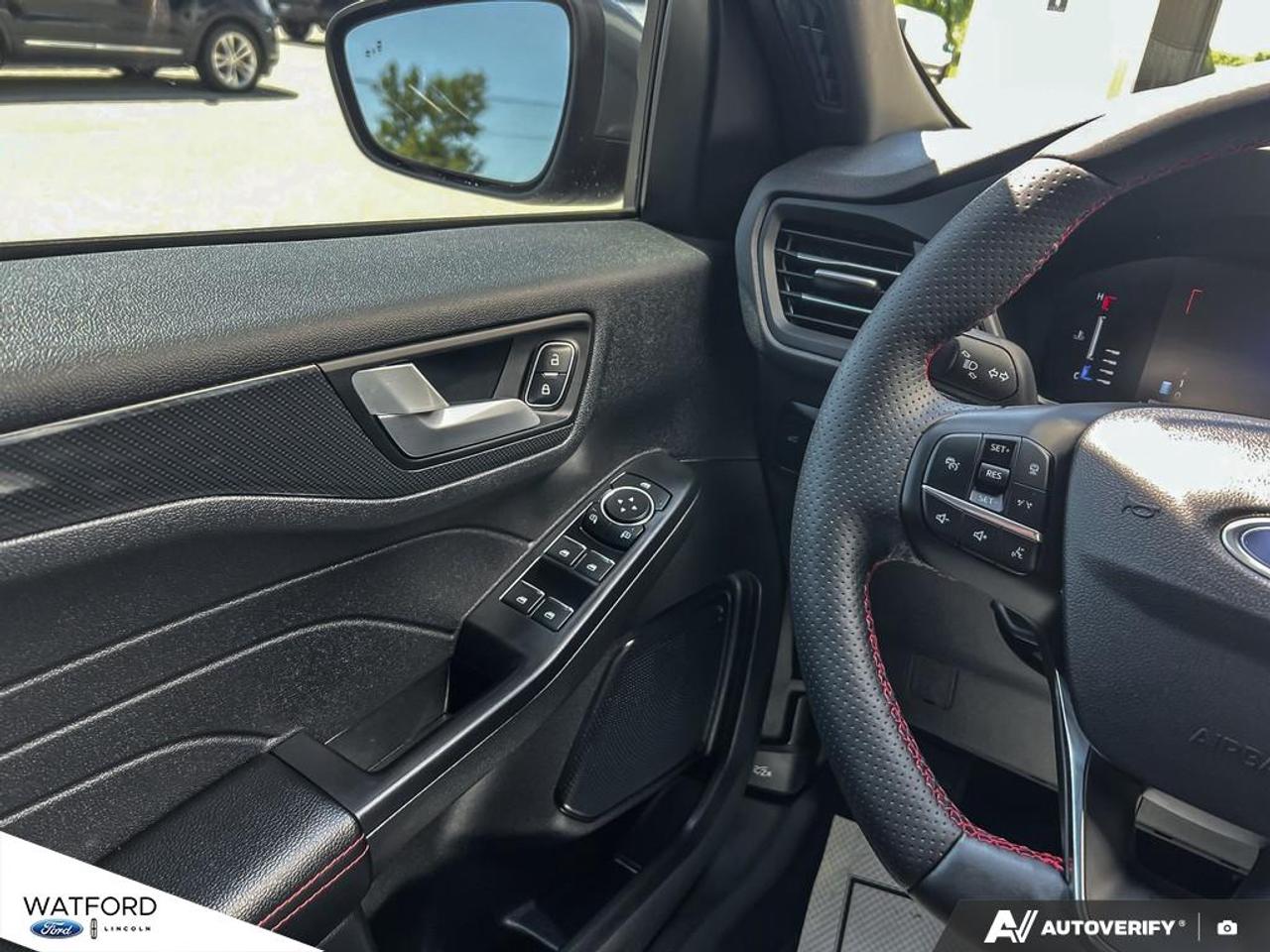 2024 Ford Escape ST-Line AWD Photo