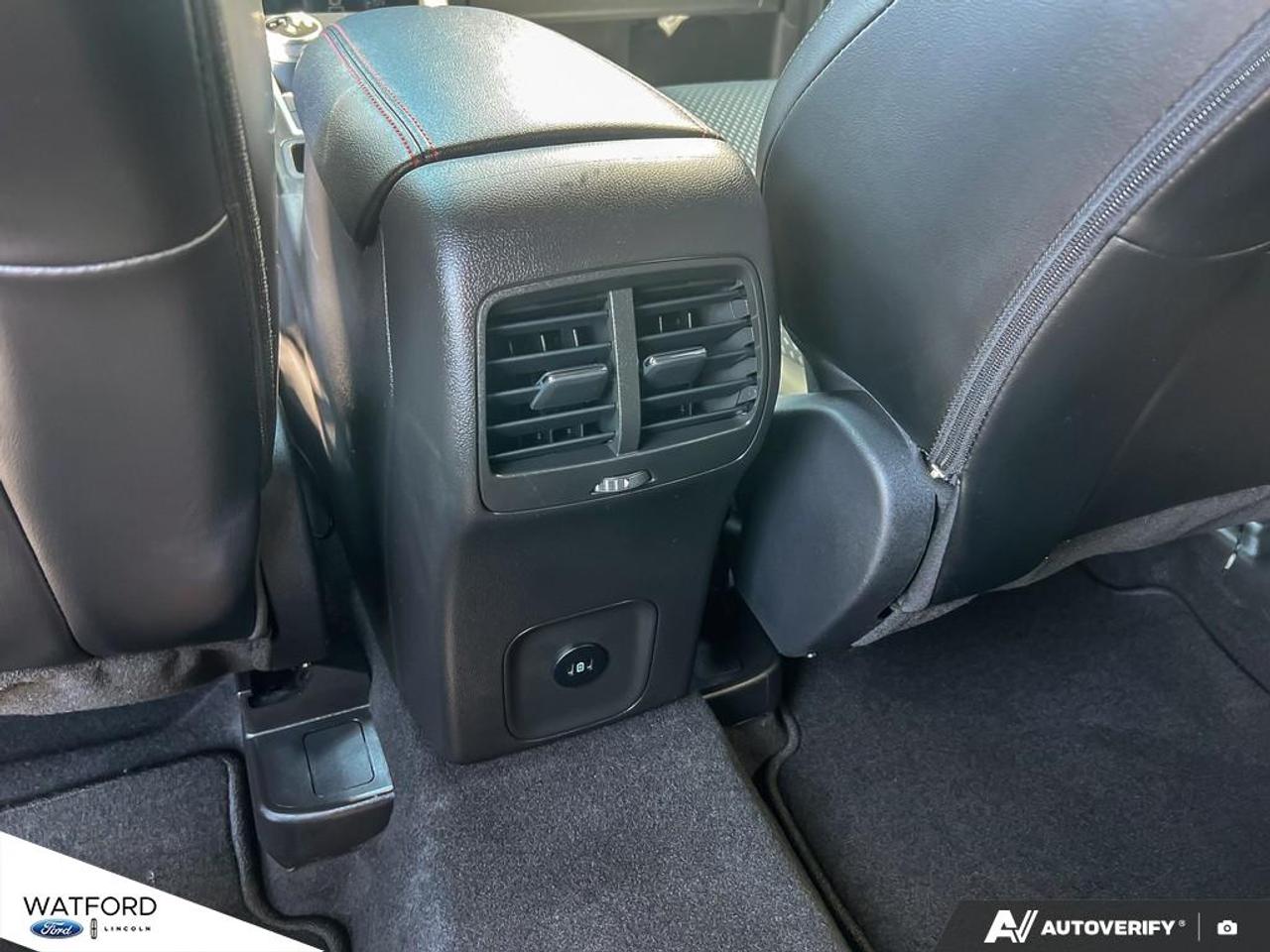 2024 Ford Escape ST-Line AWD Photo