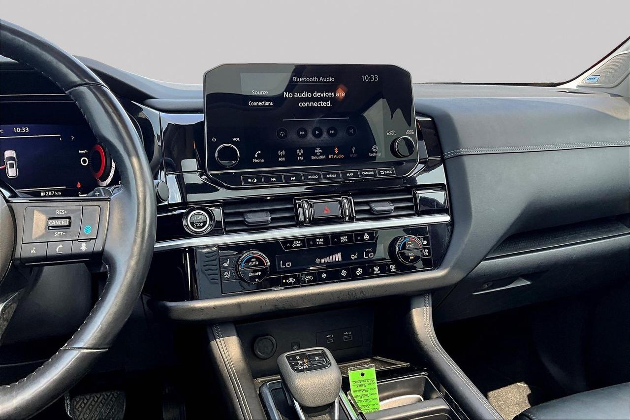 2023 Nissan Pathfinder Platinum | Leather | Sunroof | Nav | Heated Seats Photo4