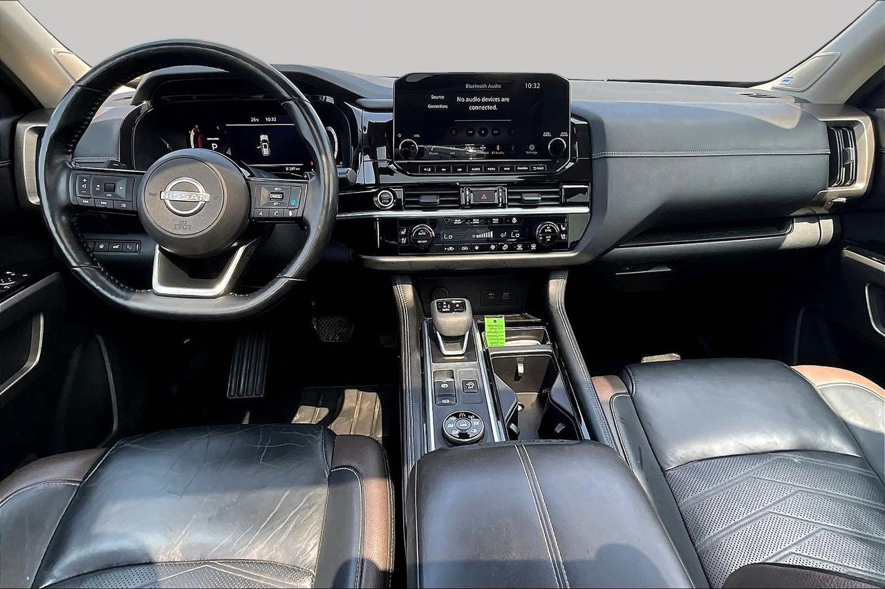 2023 Nissan Pathfinder Platinum | Leather | Sunroof | Nav | Heated Seats Photo3
