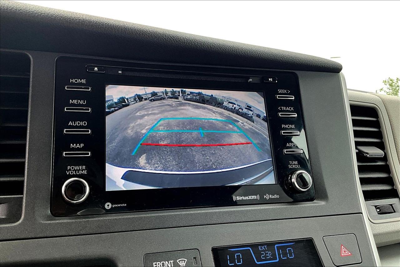 2020 Toyota Sienna 8 PASSENGER Photo
