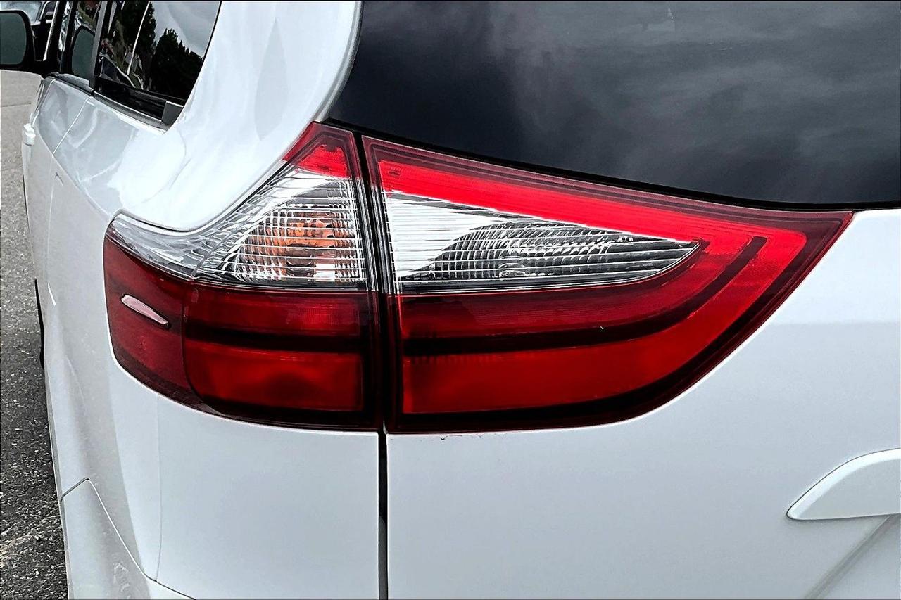 2020 Toyota Sienna 8 PASSENGER Photo