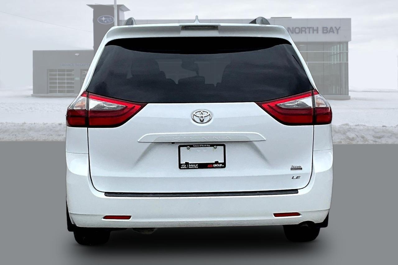 2020 Toyota Sienna 8 PASSENGER Photo