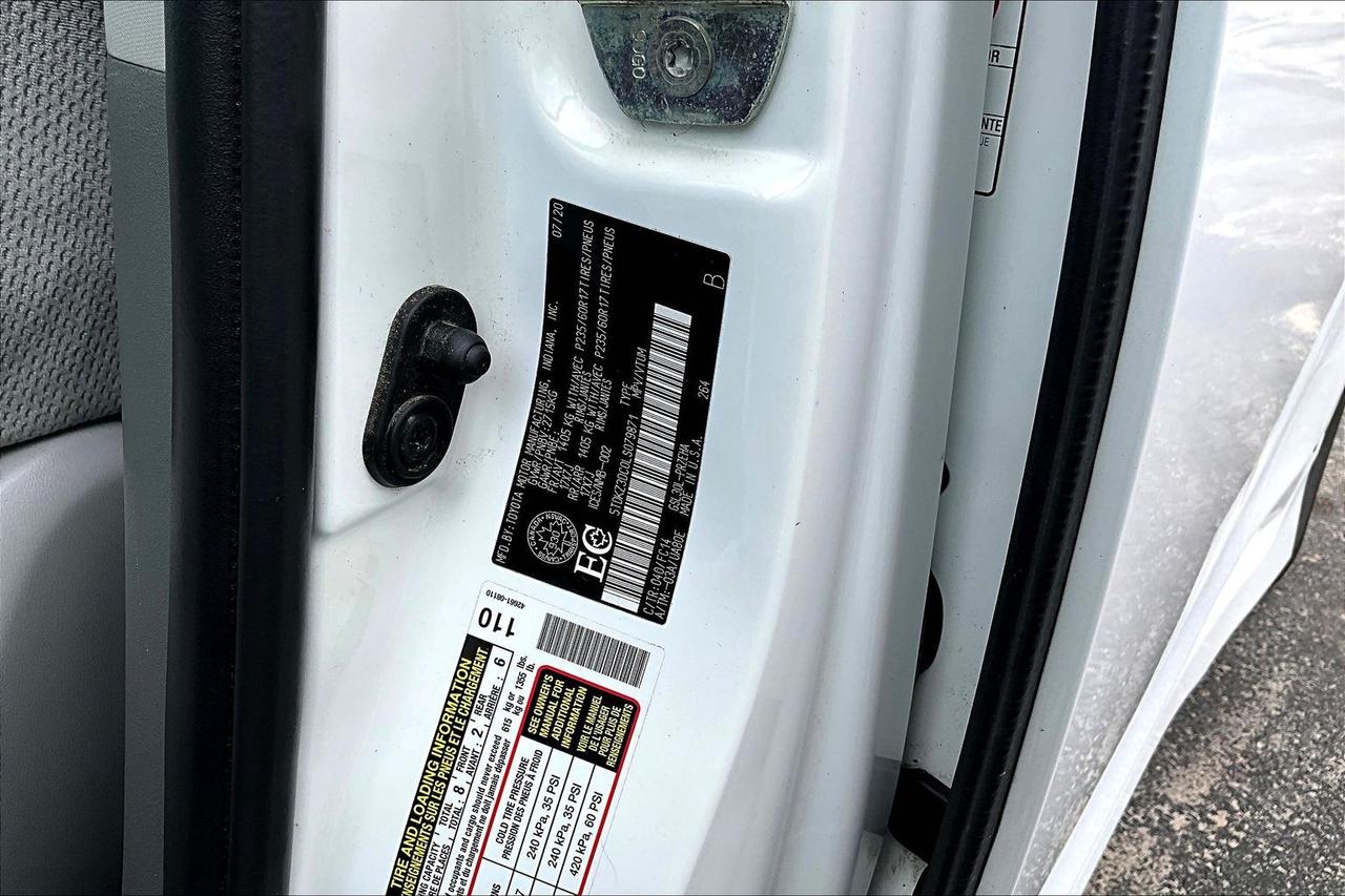 2020 Toyota Sienna 8 PASSENGER Photo