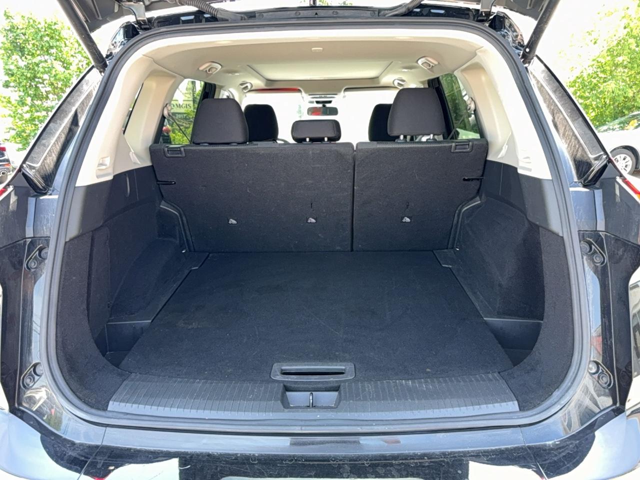 2024 Nissan Rogue SV-AWD-MOONROOF-HEATED SEATS-HEATED WHEEL-LOADED Photo