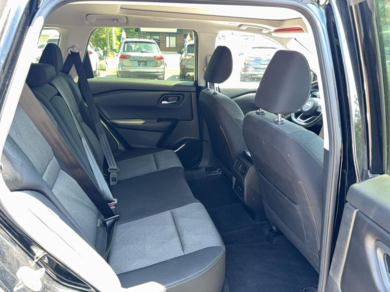 2024 Nissan Rogue SV-AWD-MOONROOF-HEATED SEATS-HEATED WHEEL-LOADED Photo