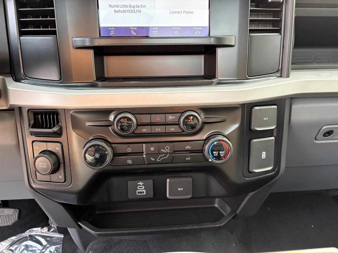 2026 Ford F-350 Super Duty DRW XL 4WD Reg Cab 8' Box Photo