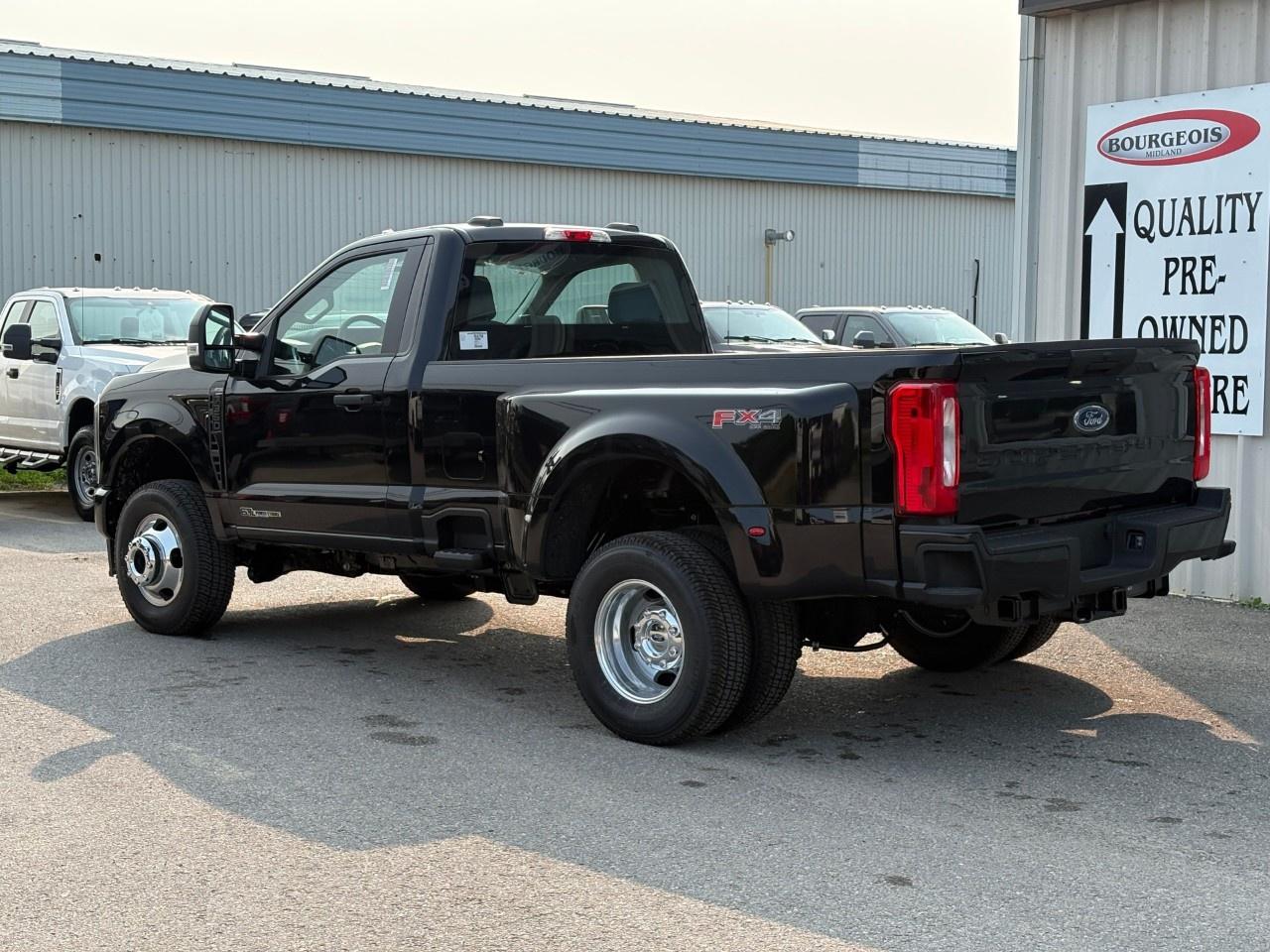 2026 Ford F-350 Super Duty DRW XL 4WD Reg Cab 8' Box Photo
